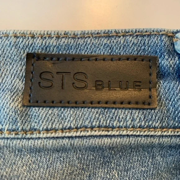 STS Blue Distressed Bermuda Blue Denim Jean Shorts Low Rise Woman’s Size 0 - Picture 4 of 6